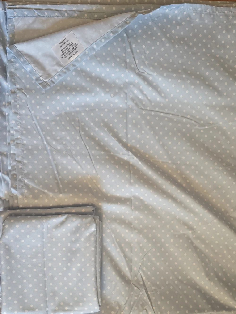 New Without Tags - Super Soft Polka Dot Sheet Set - Light Blue